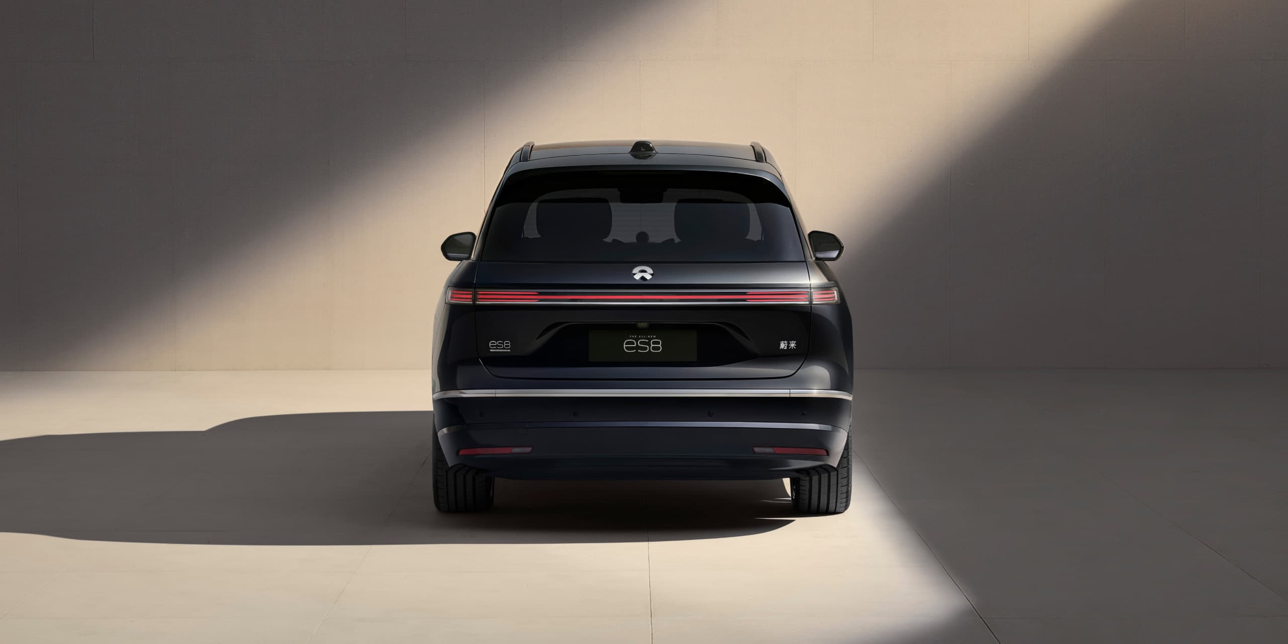 NIO ES8 — Electric three-row luxury SUV hero photograph