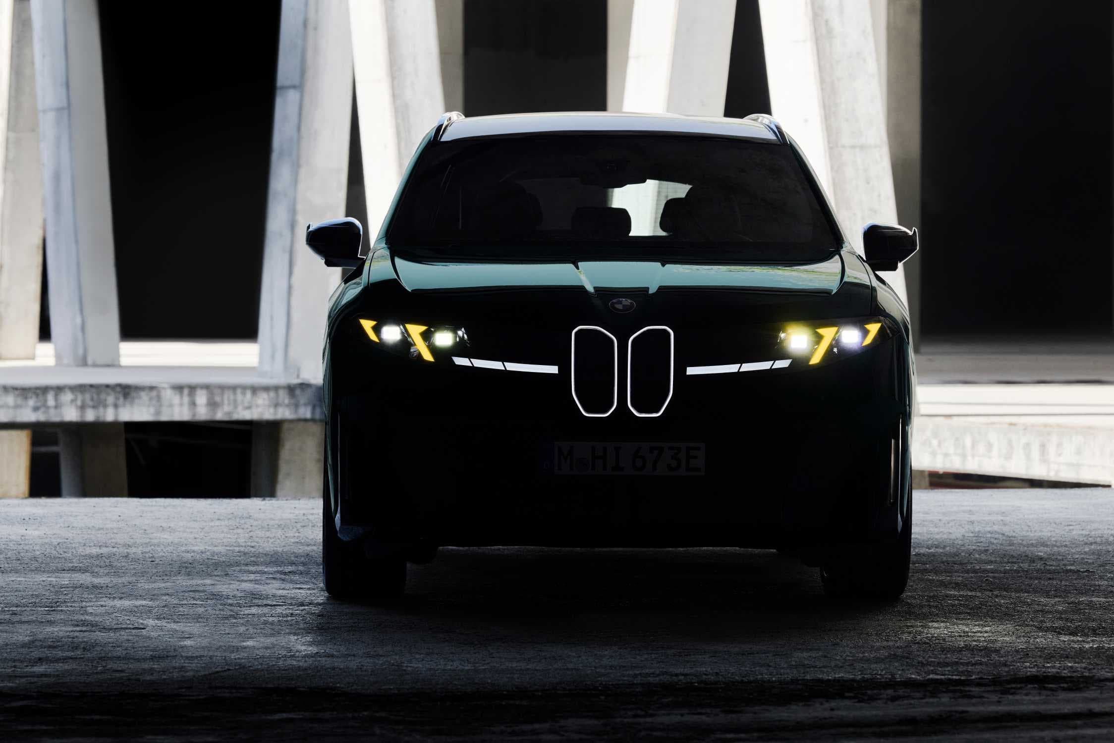 BMW iX3 M60 xDrive: 603 hp, M Yellow Lights, and still 754 km of range, photo 8 of 15