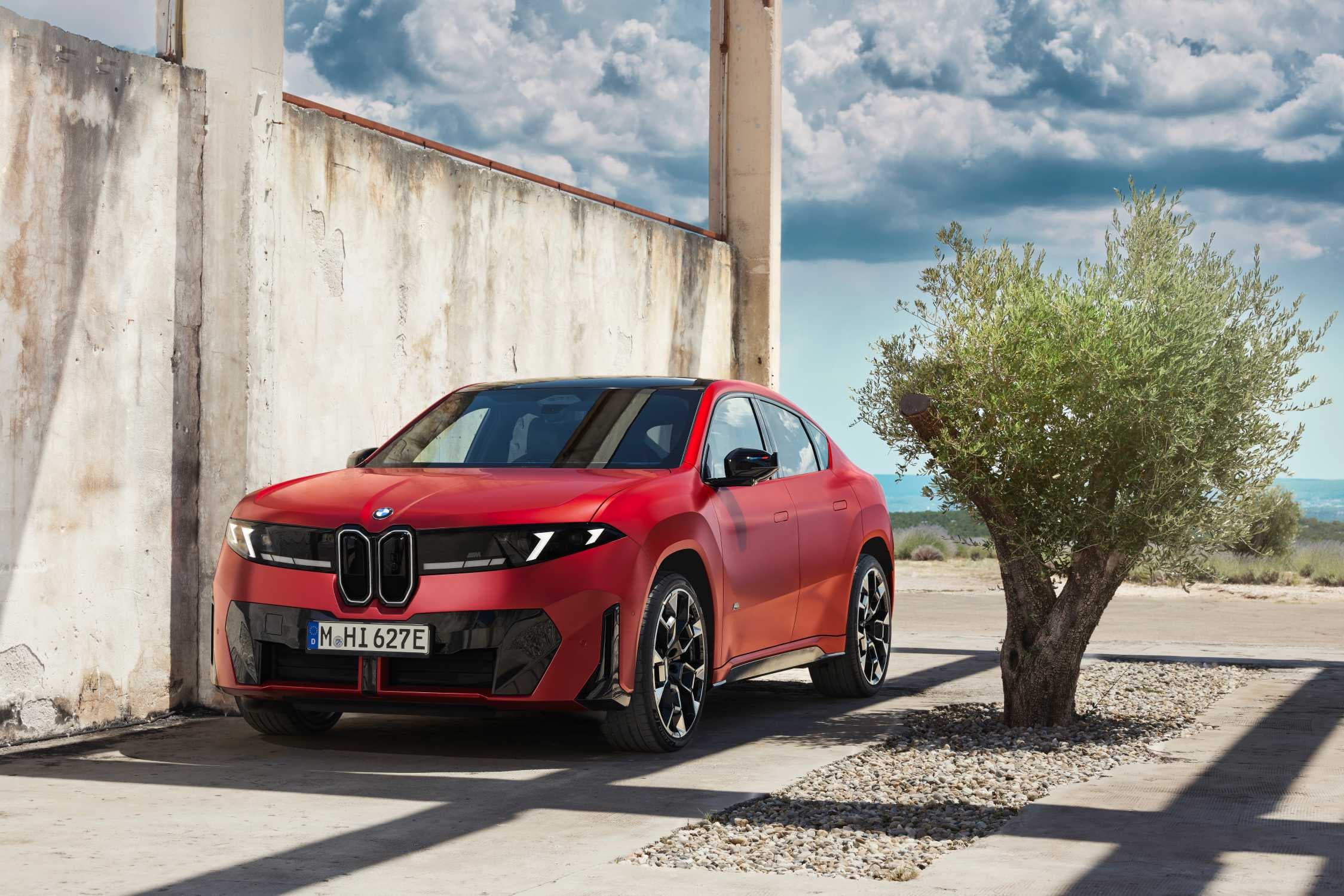 BMW iX4 revealed: the electric X4 brings 828 km of range and a 603 hp M60, photo 6 of 12