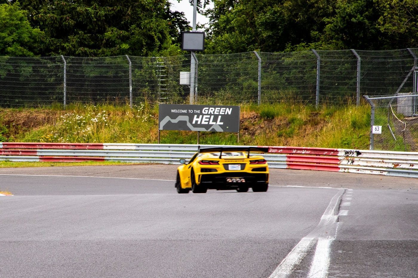 Corvette ZR1X — 1,250 hp hybrid runs an 8.6s quarter-mile