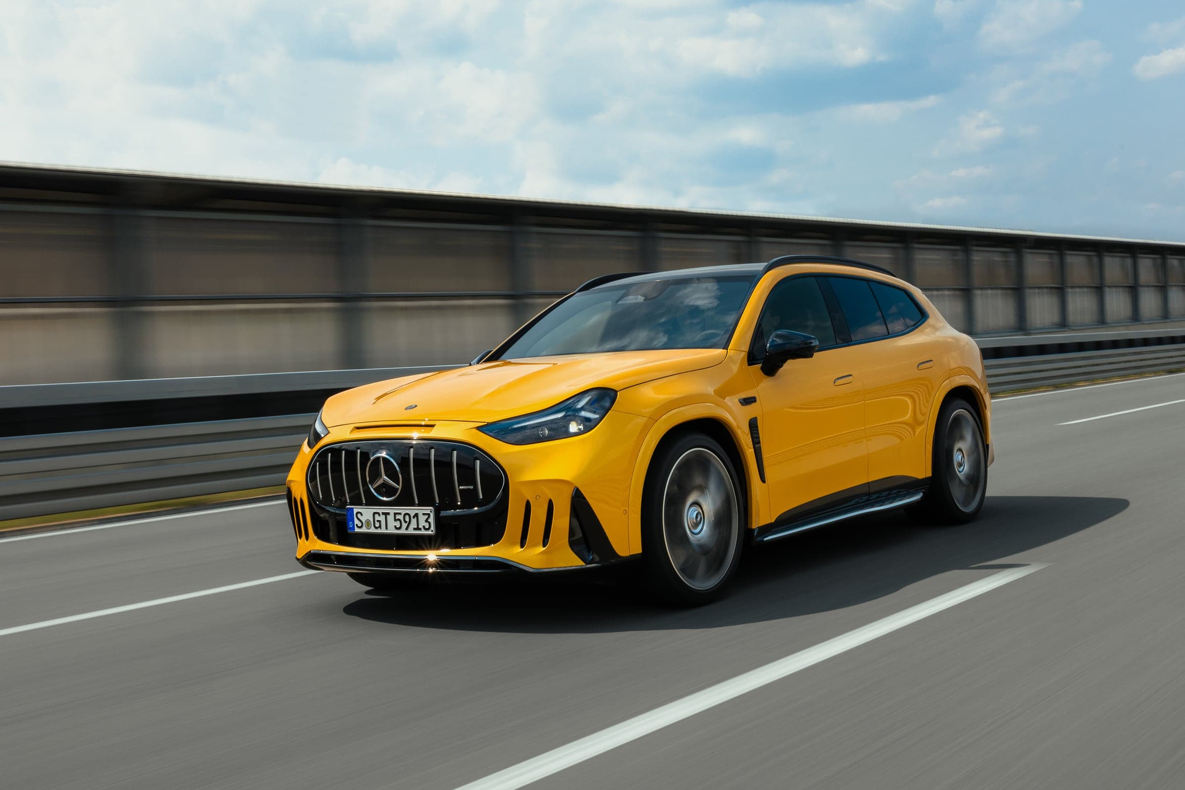 Mercedes-AMG GT SUV revealed: 1,169 hp, 710 kW charging, and AMG's first SUV built from scratch, photo 2 of 17