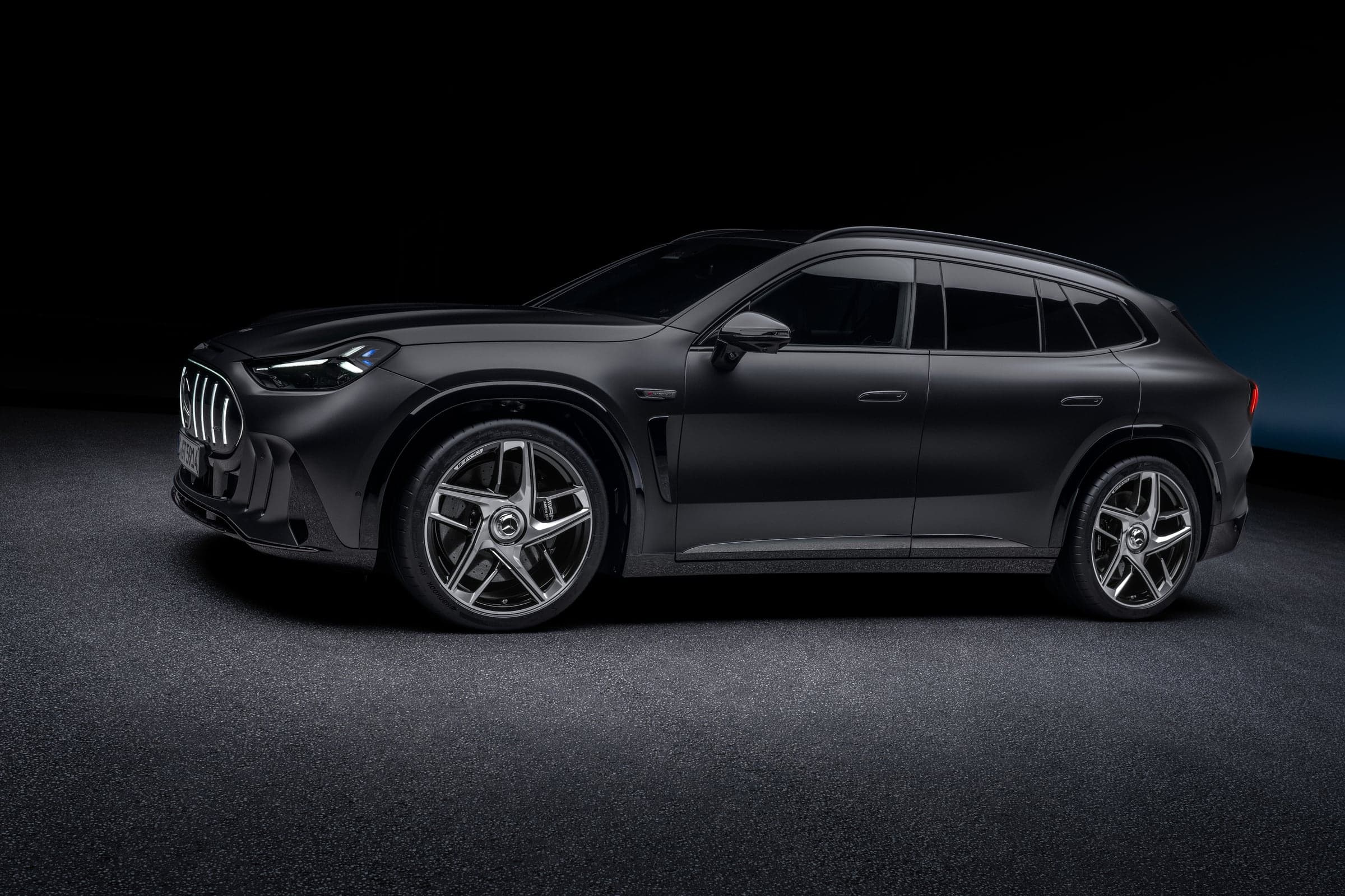 Mercedes-AMG GT SUV revealed: 1,169 hp, 710 kW charging, and AMG's first SUV built from scratch, photo 4 of 17