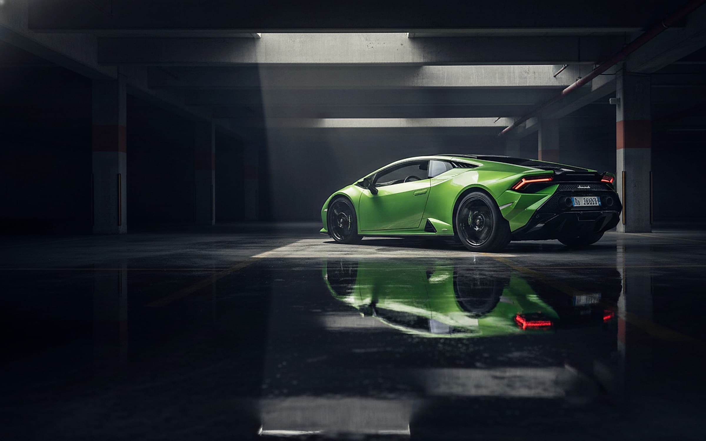 Lamborghini Huracán Tecnica — Rear-wheel-drive mid-engine V10 hero photograph